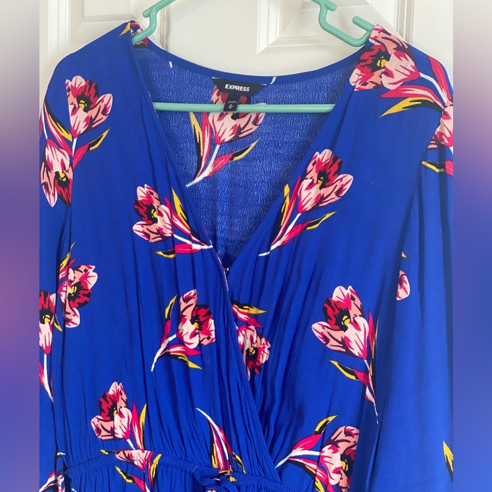 Express Size Medium Blue Floral 3/4 Sleeve Romper Short Rayon Summer - Picture 2 of 5